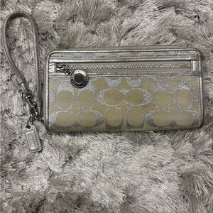 AS IS Coach Wallet/ Gray Wristlet